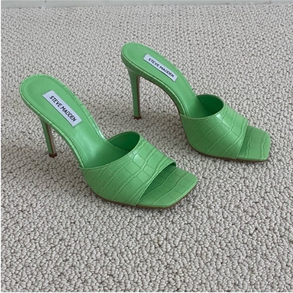 Steve Madden Sandal - Picture 3 of 11